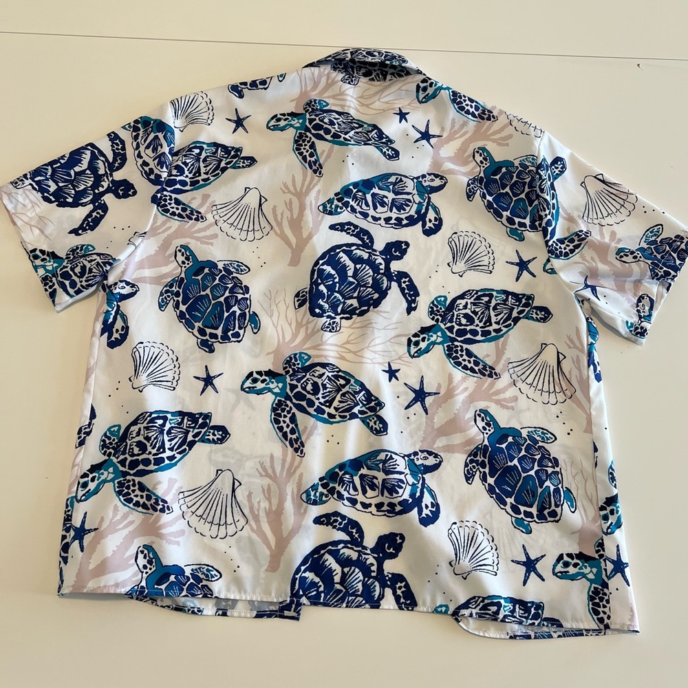 TWO Men’s Hawaiian Shirts - Picture 6 of 8